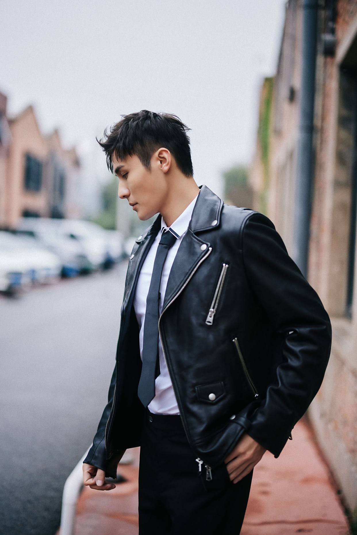 陈昊最新写真释出 网友:行走的荷尔蒙!