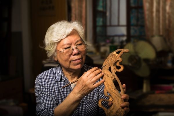 武汉木雕大师邓道航去世,享年85岁