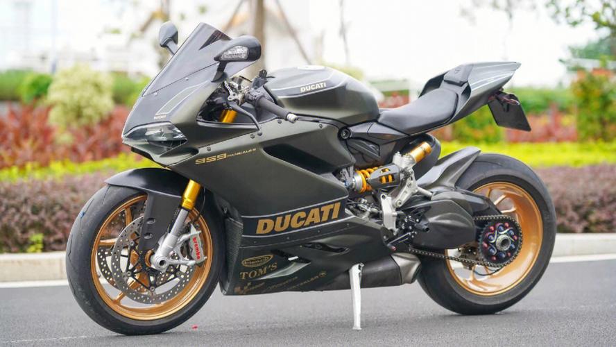 ducati,这家源自意大利的知名摩托车制造商,凭借其卓越性能和别出心裁