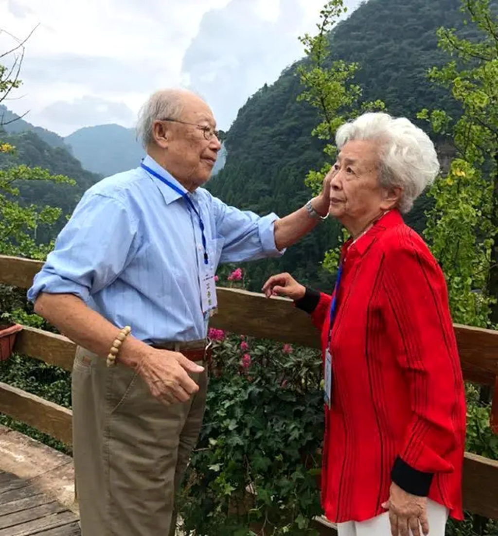 痛心!著名艺术家谢芳丈夫张目去世,因在歌剧中常演夫妻走进婚姻