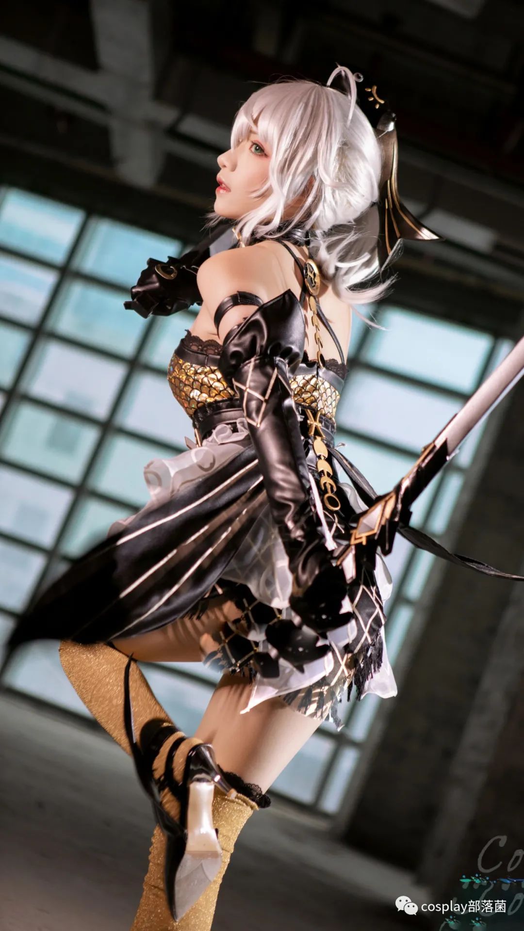 cos:枪神纪刀锋和医生cos正片