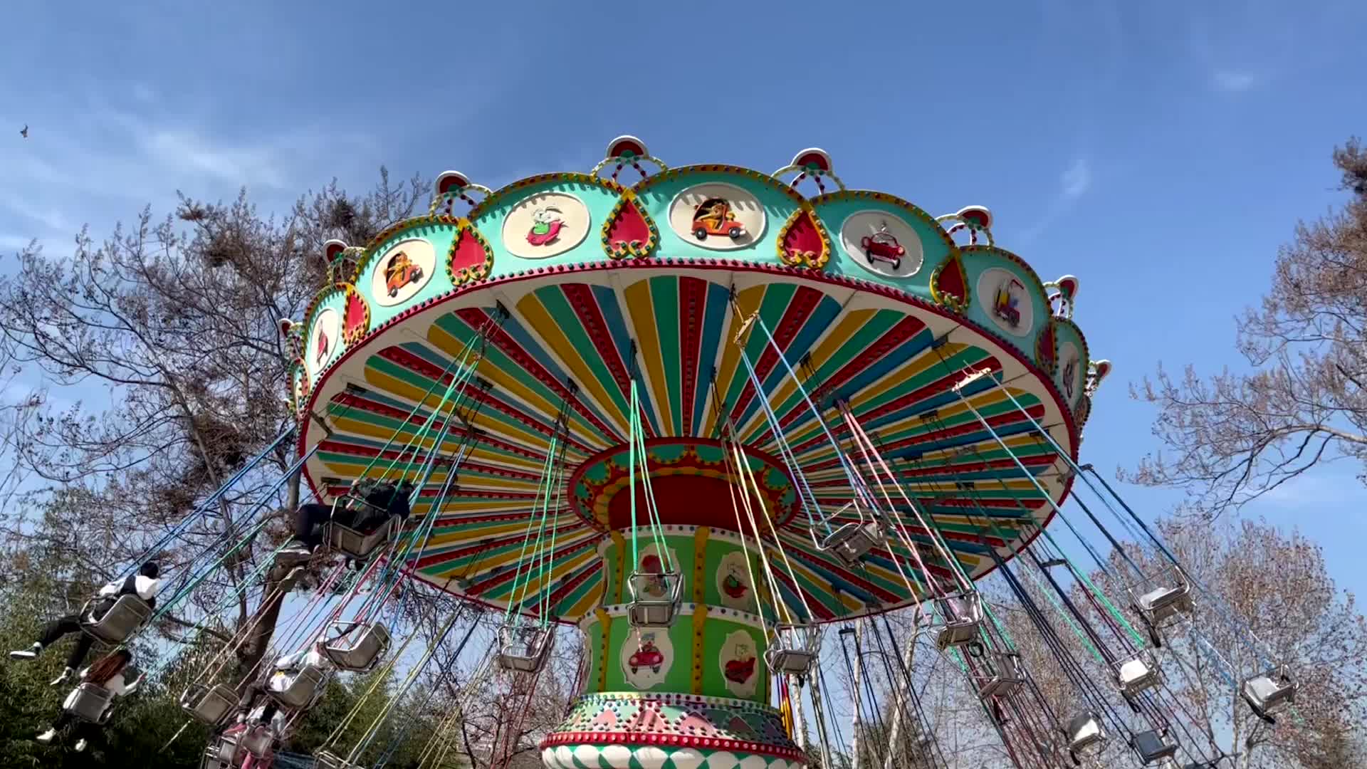 菏泽气温大回暖 市民外出享受春光