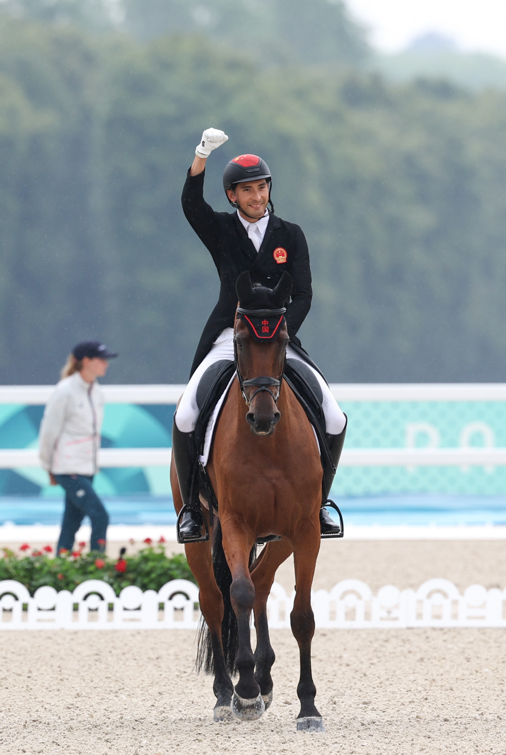 巴黎奥运会|马术——三项赛盛装舞步个人赛:中国选手华天参赛