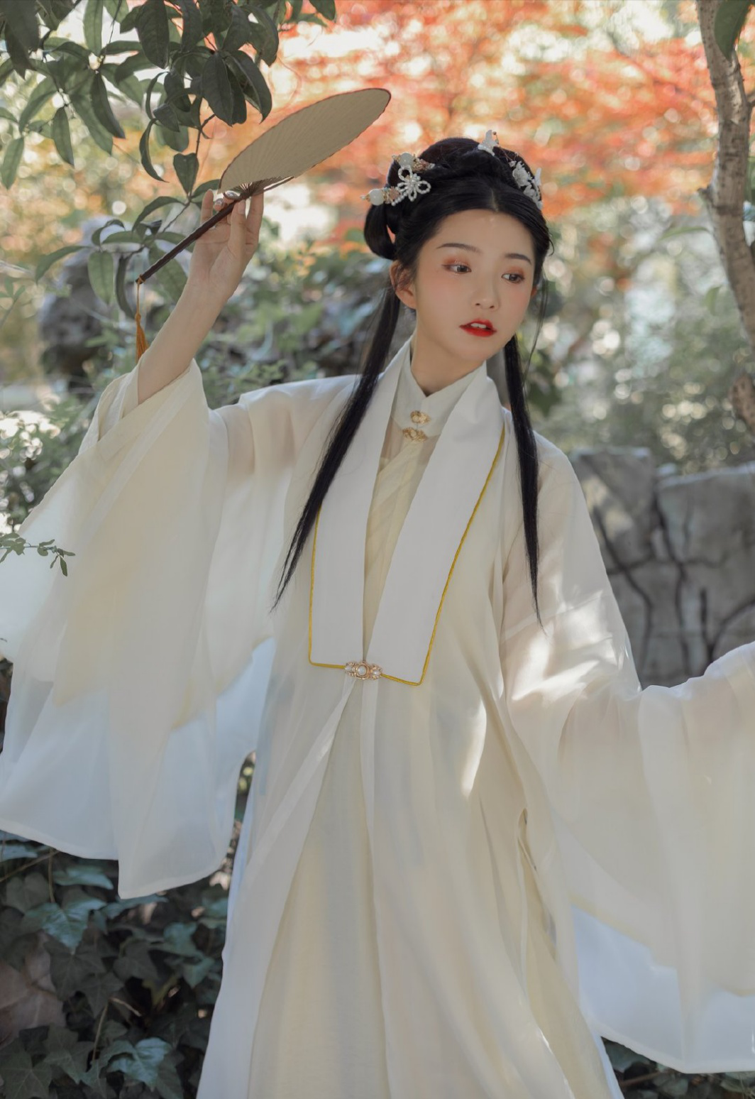 这个秋天,穿什么汉服回头率更高?有这4套就够了,优雅又大气