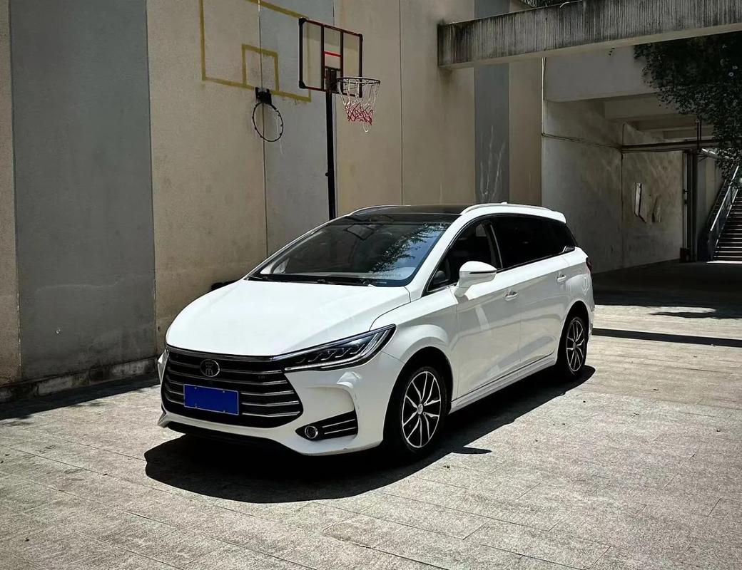 比亚迪宋max手动挡试驾体验如何?