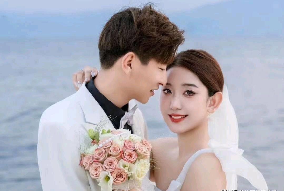 女排版迪丽热巴结婚!1米96老公高大帅气有前途,网友:嫁对人