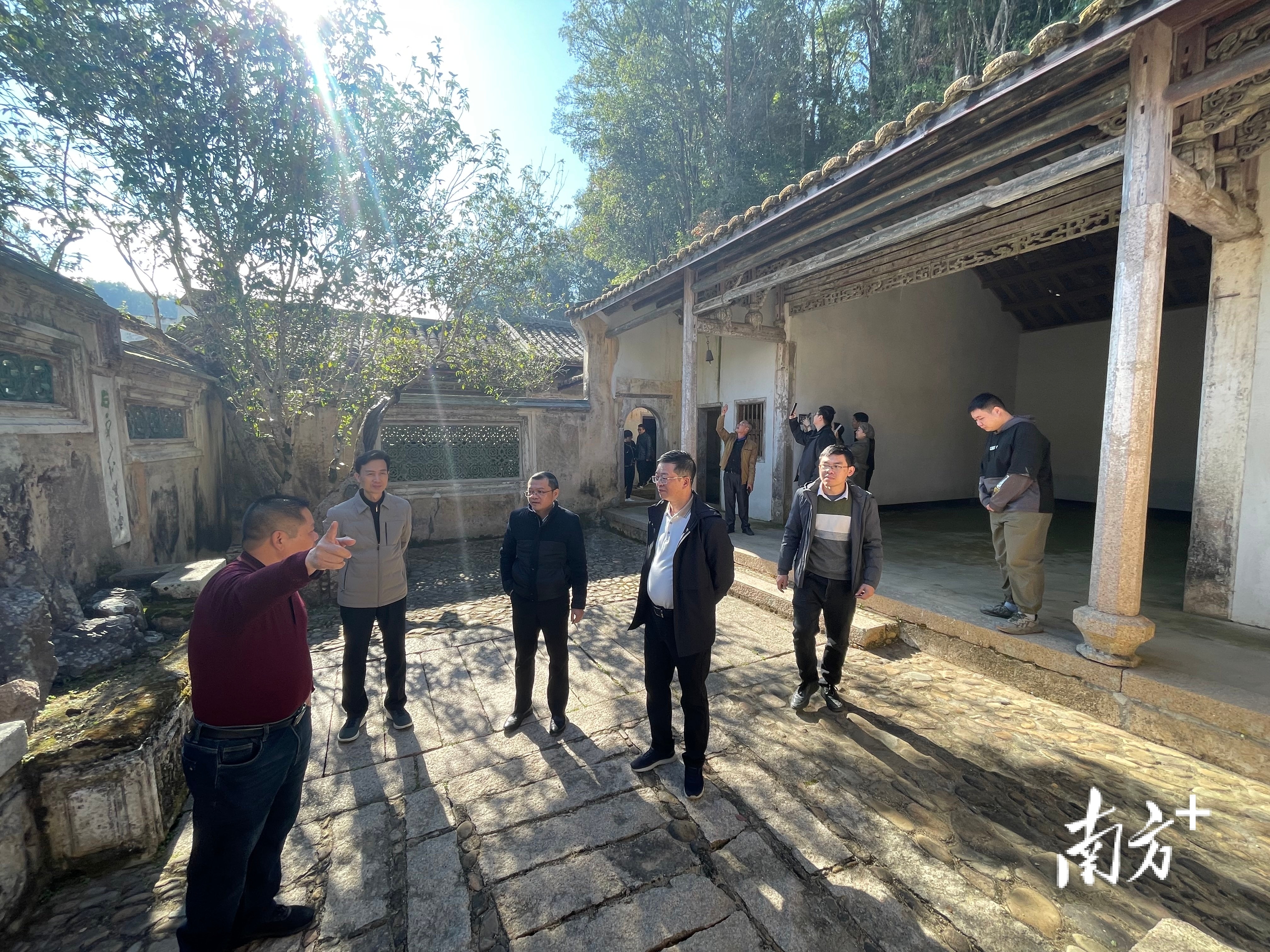 广州市委党校调研组赴丰顺黄金镇调研乡村振兴驻镇帮镇扶村工作