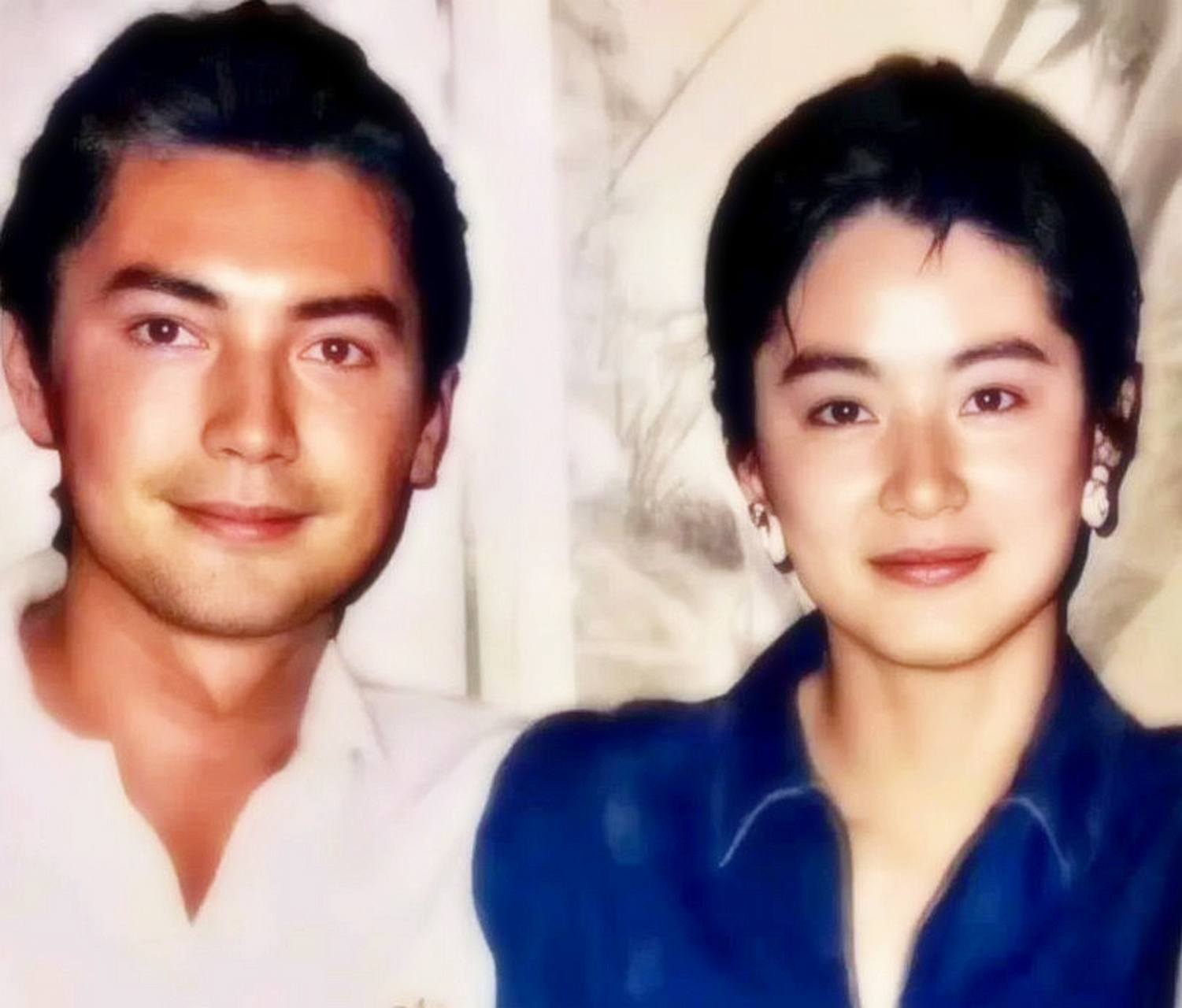 罕见的尊龙与林青霞年轻时的合影首次展出.