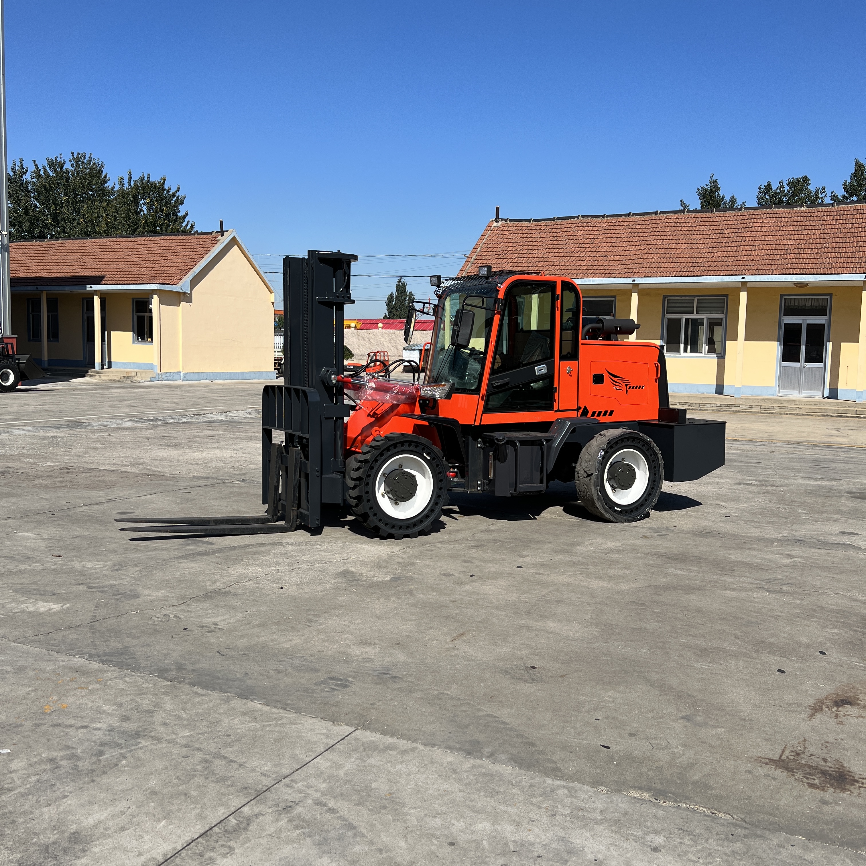 越野叉车四驱3吨5吨多功能一体式液压升降柴油叉车堆高搬运