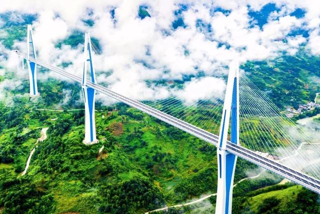 我们邀请"国家卓越工程师"朱衍波,贵州交通山区峡谷桥梁建造技术团队