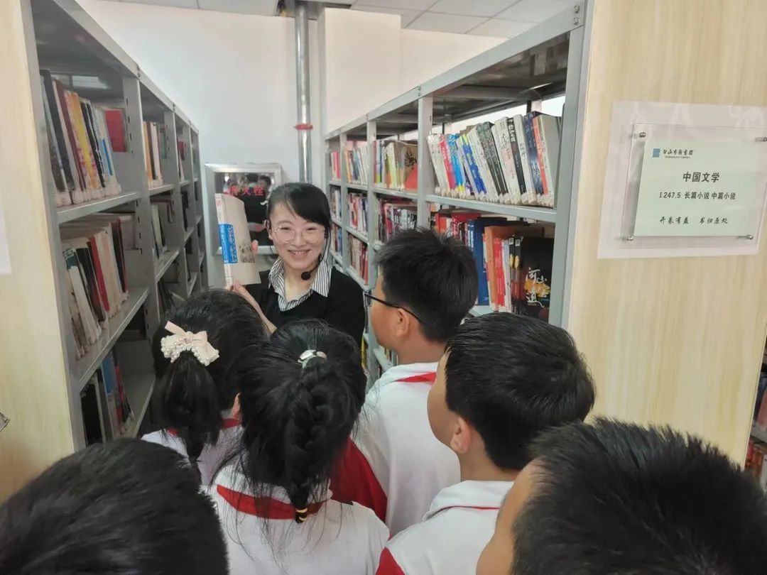 白山市图书馆携手市外国语学校开展多元化沉浸式研学阅读活动