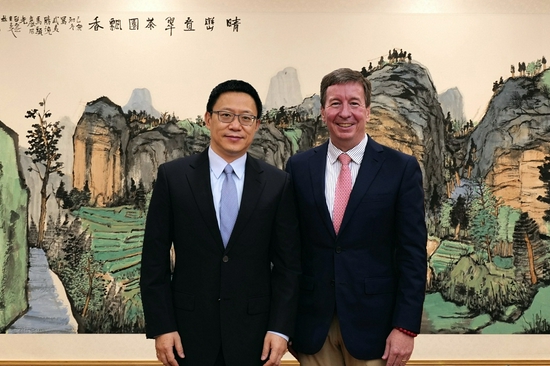 廖岷会见多家美国商会代表