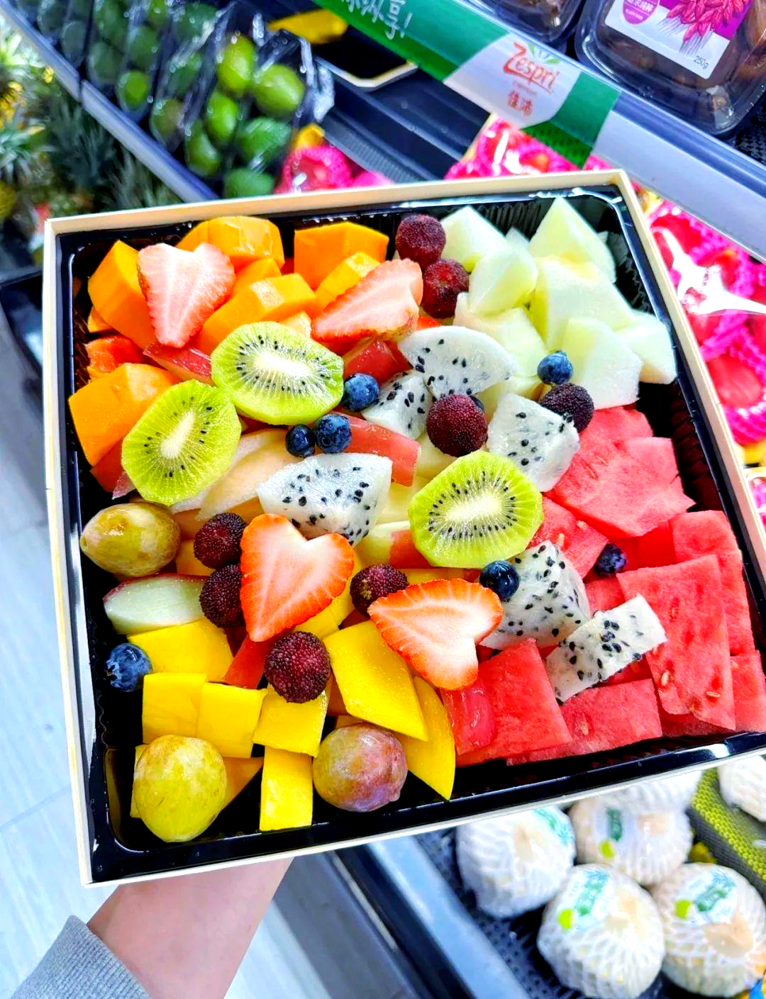 水果切品类在夏日市场中的潜力与规范操作探讨