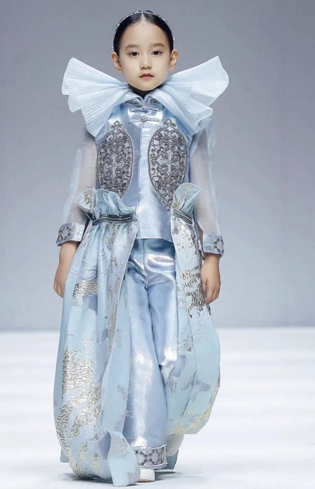 中国时装周看秀:童装从大自然中获得灵感,新国风最时尚