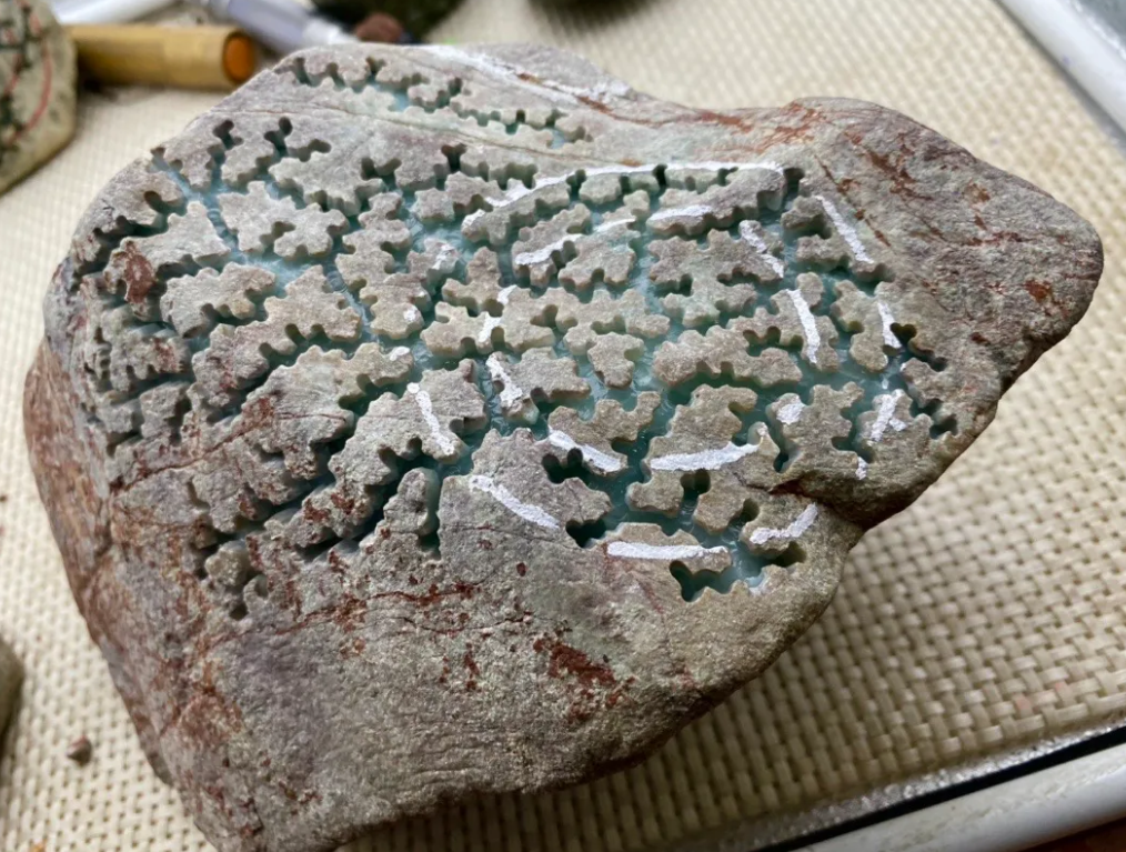 缅甸百三桥敞口翡翠原石
