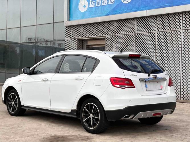 吉利帝豪rs两厢百万款2017之所以深受消费者喜爱,源于其卓越的品质与