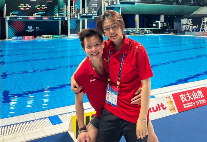 施廷懋的世界大赛首秀:帮助中国"垄断"13金,客串央视记者采访全红婵