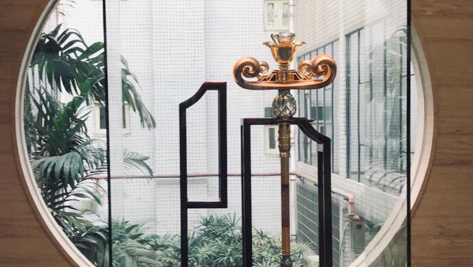 毕业季,各所高校纷纷祭出的学术权杖都有哪些深意?