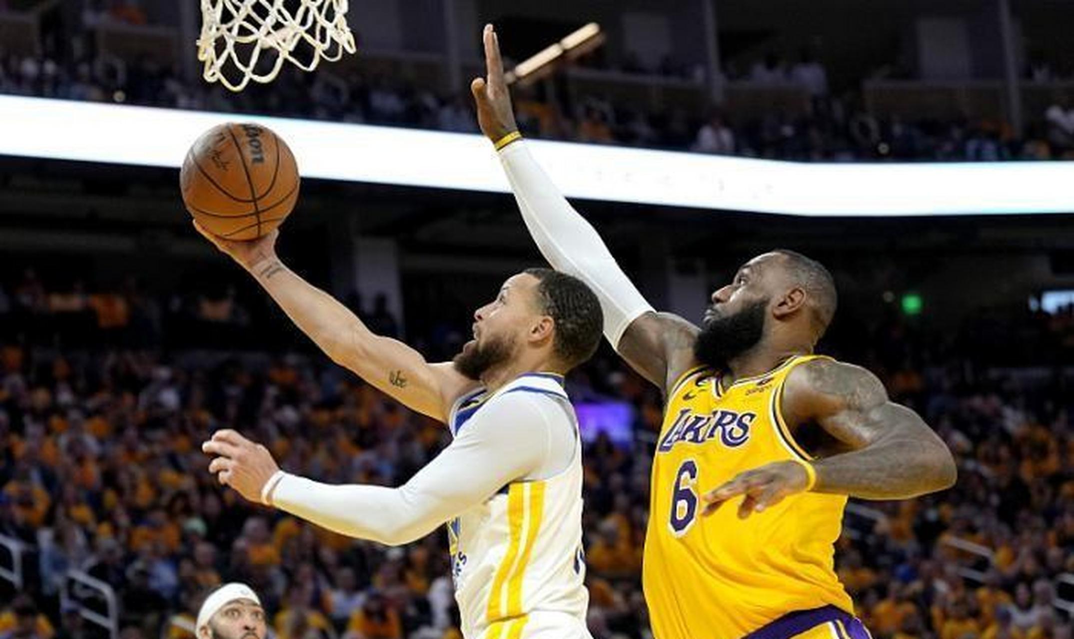 勇士和湖人大战4场后,勇士1-3落后陷入了绝境,勇士此轮系列赛已经多次