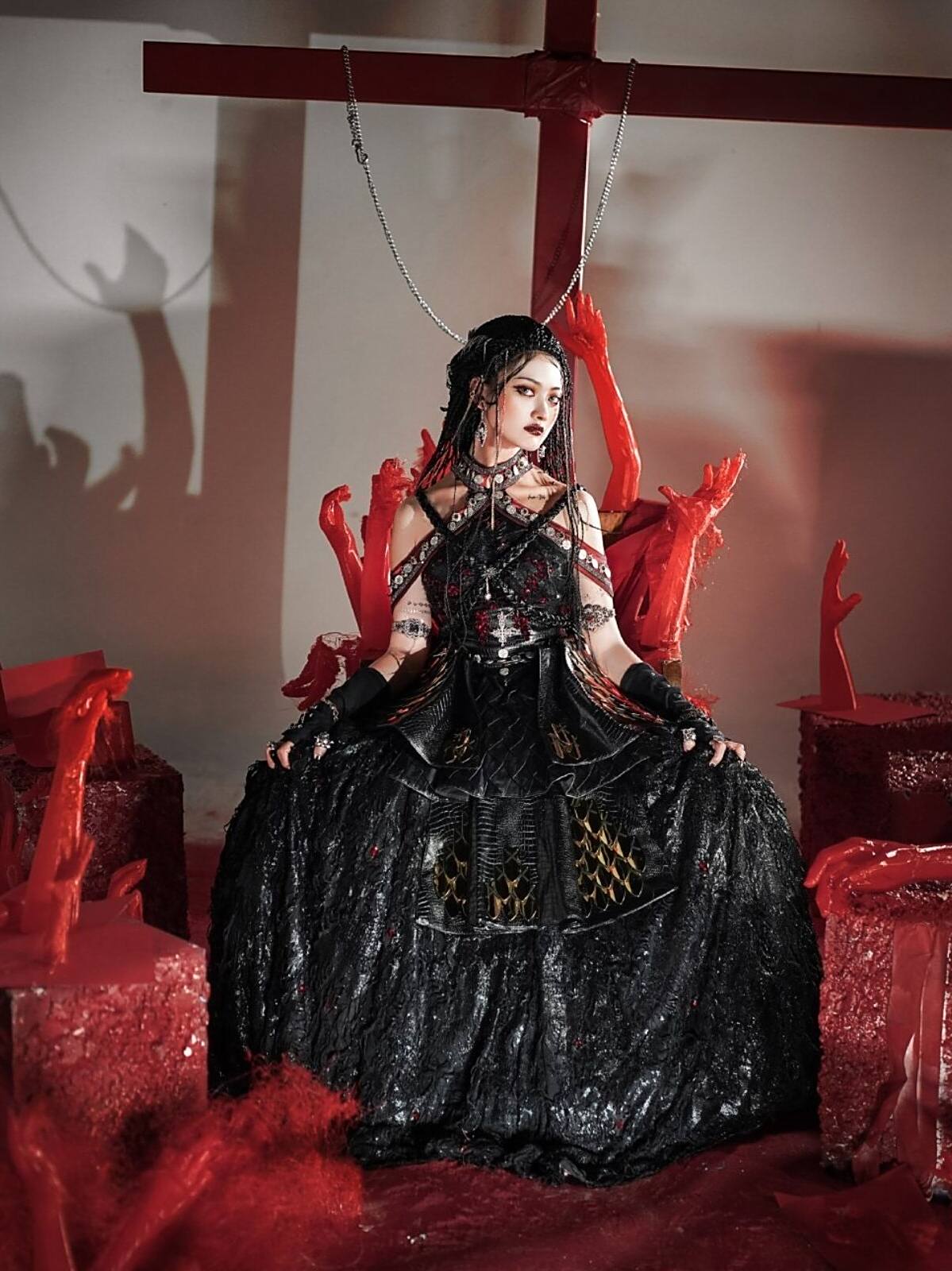 被洛丽塔"盔甲裙"美到了,"lo娘"的另一面,还真挺酷的