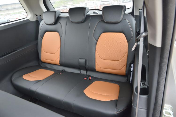 五菱宏光s3后排座椅拉线怎么安装