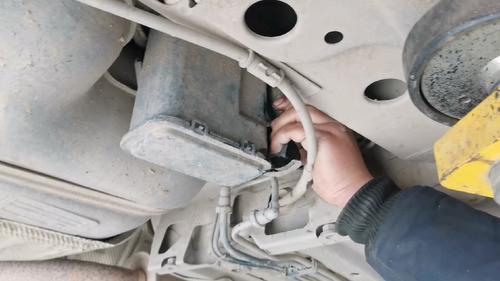 别克君威多久换一次汽油滤芯