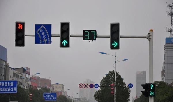 一个直行红灯箭头可以右转吗?
