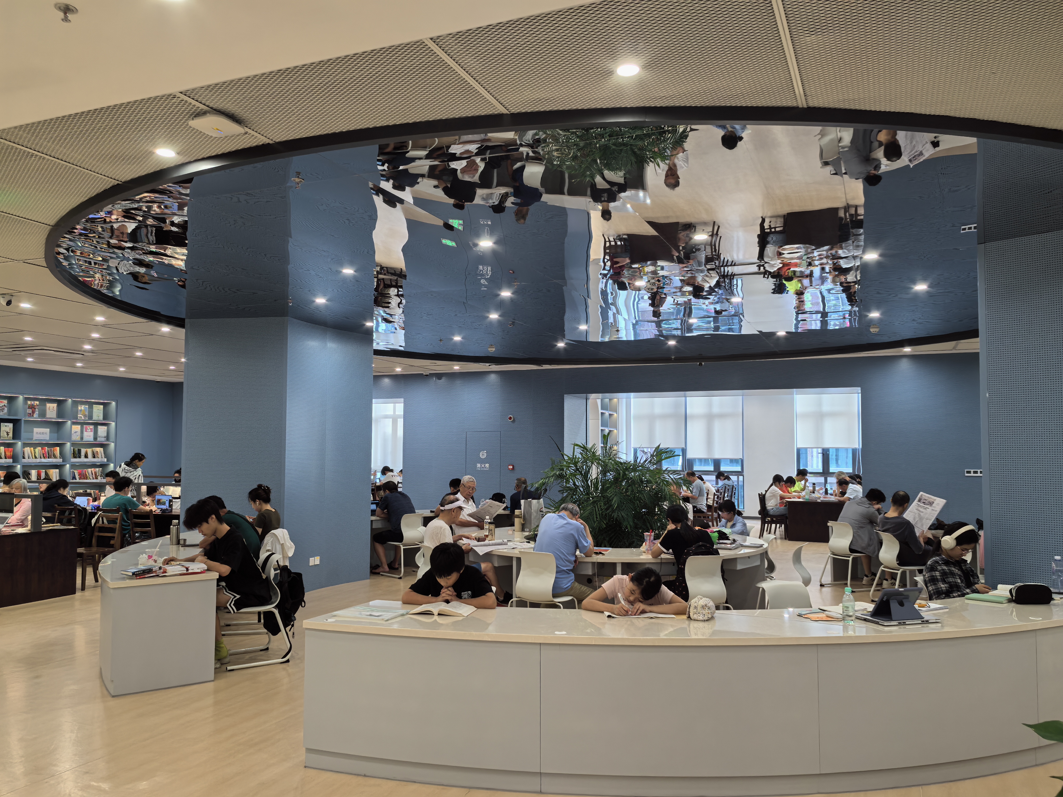 公共服务面积增加近20%,虹口区图书馆总馆升级后正式开放