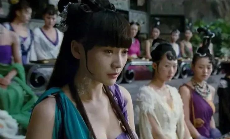 柳岩《画壁》剧照从现实角度出发,出演电影是柳岩接受自身"性感"标签