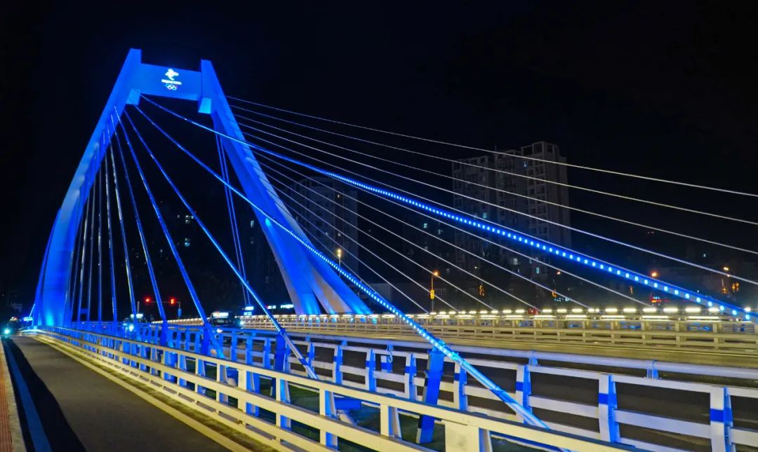 一桥擎起冬奥梦 张家口经开区纬二桥景观亮化正式启动