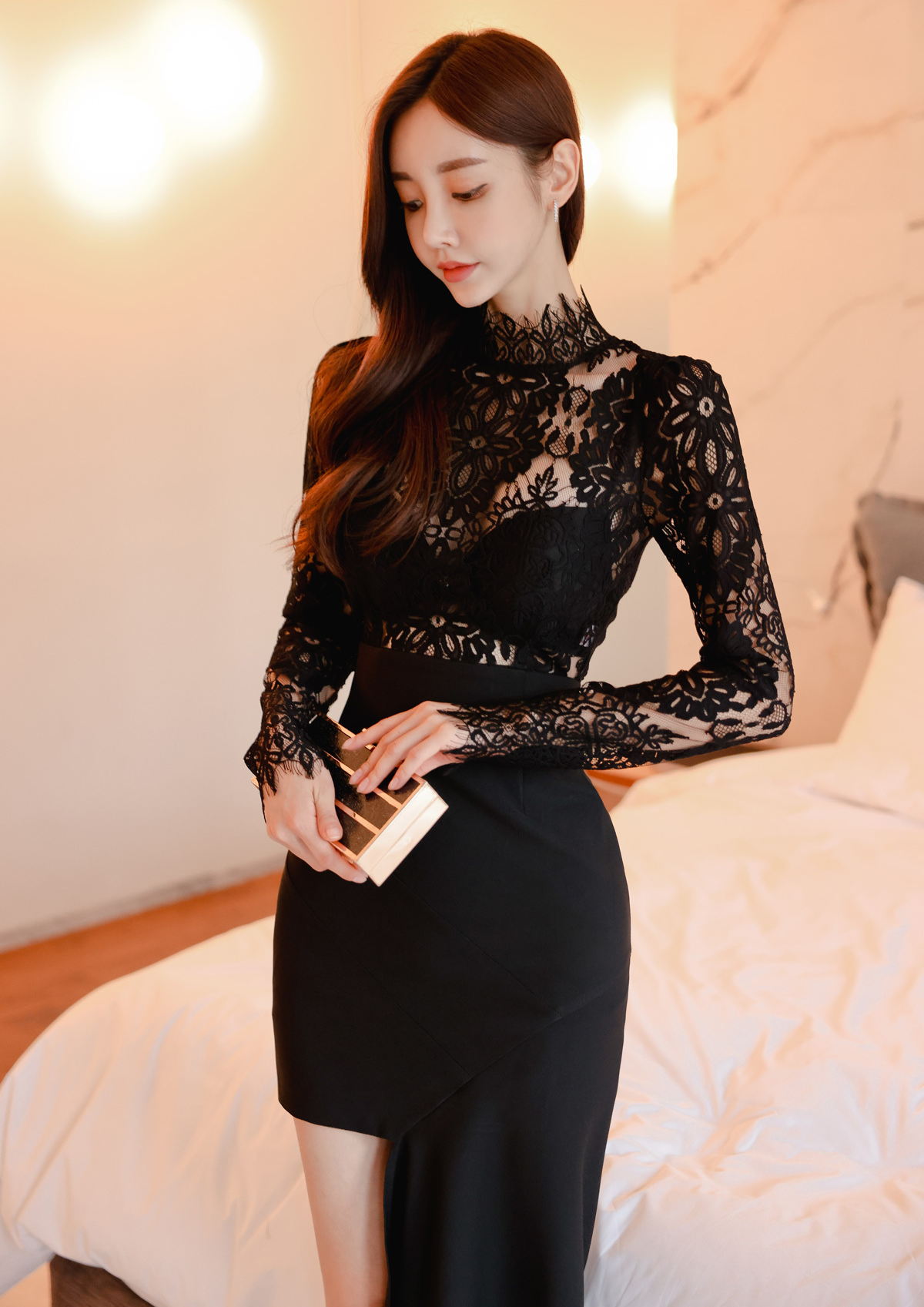 韩国女神孙允珠时尚写真:珠花墨韵香菱雕刻不对称衣裙