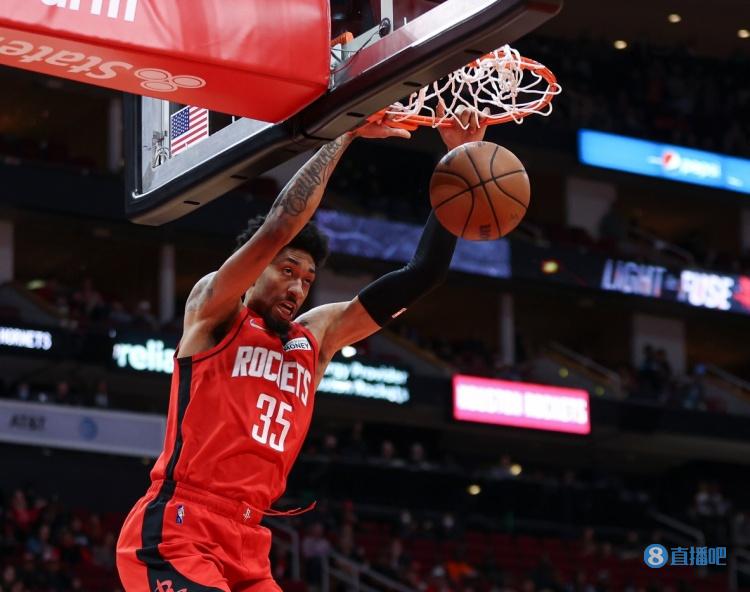 伍德成火箭队史第二位单场砍35 10且投进8 三分的球员 比肩哈登