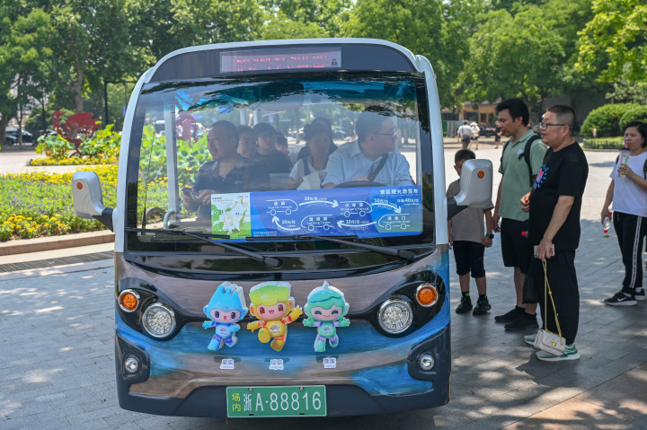 杭州西湖亚运观光车来啦