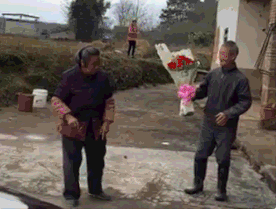 看就知道是亲生父女 第27张