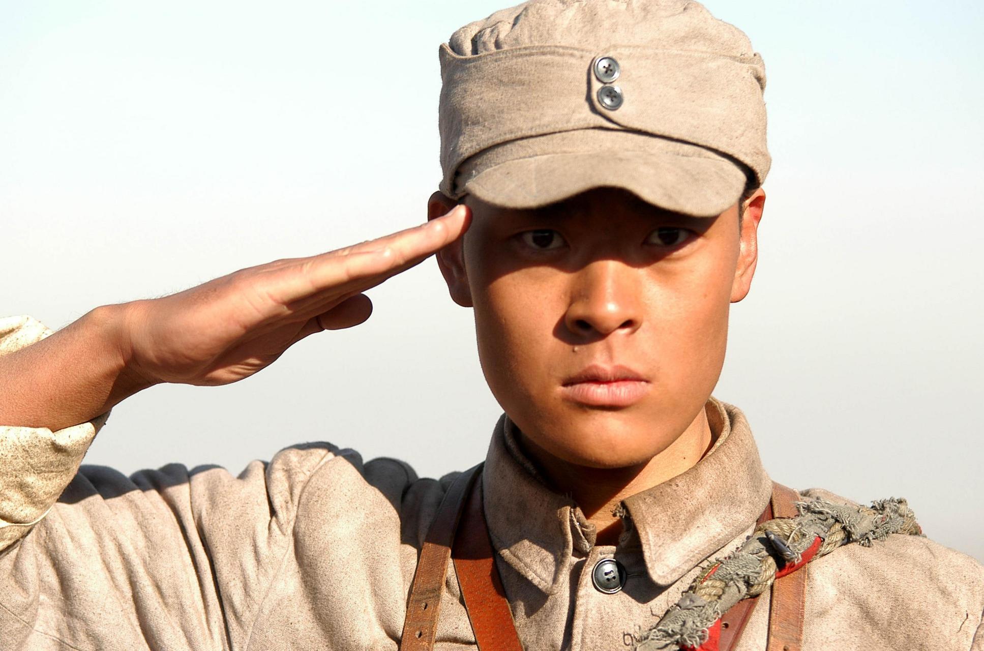 2005年拍摄《亮剑》时,扮演"魏和尚"的张桐被李幼斌大声呵斥:"你想