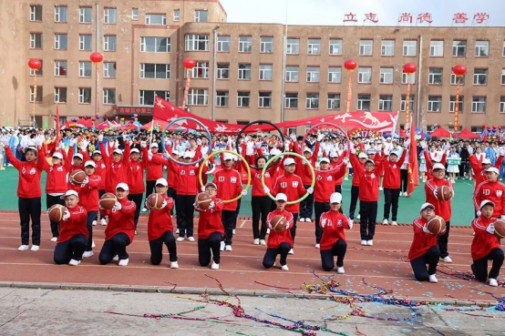 吉林市第五中学被评为"全国未成年人思想道德建设先进单位"
