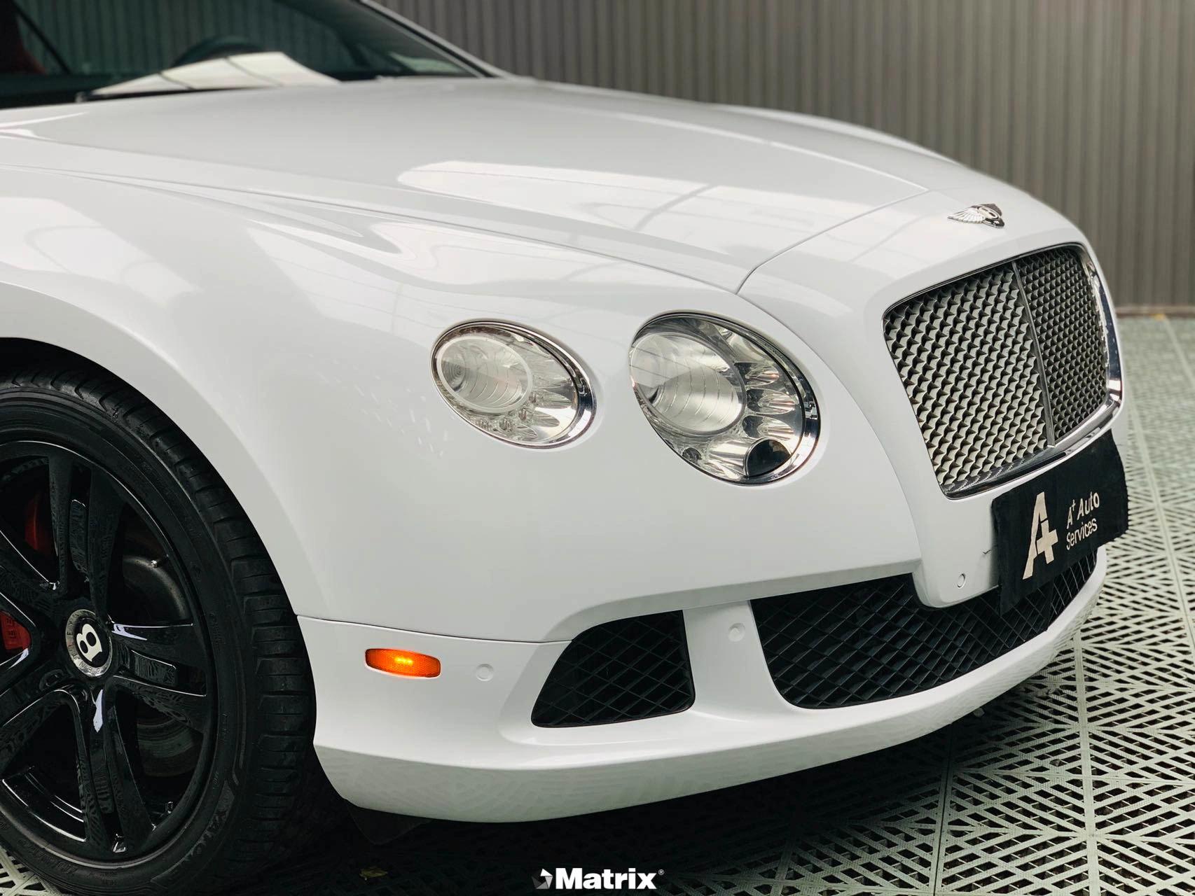 宾利汽车matrix矩阵改色膜金属漆星耀白,纯粹干净的白