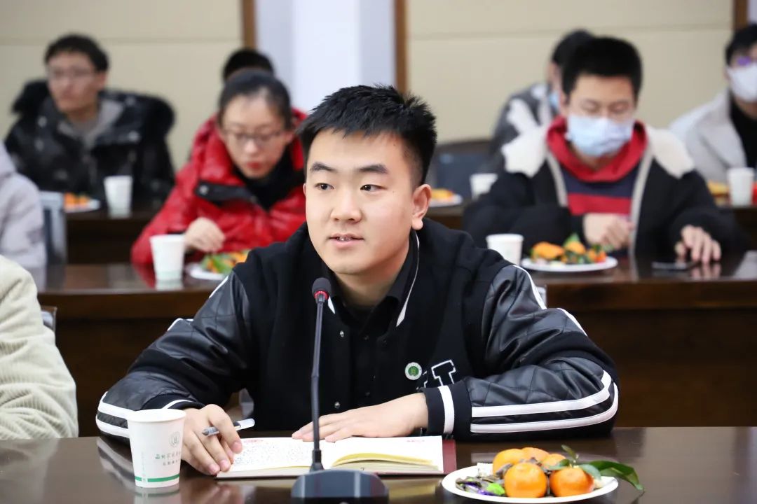 人文学院研究生李港感动地说:"作为西农学子我倍感荣幸!