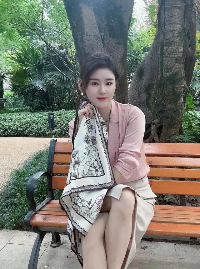 姐姐的纱巾不错