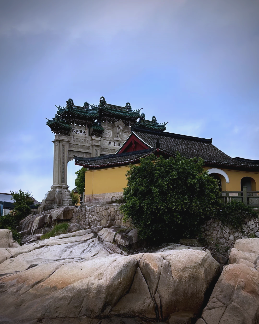 探索普陀山:洛迦山朝圣指南