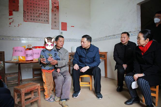 走基层送温暖丨黄振饶带队开展春节前慰问活动