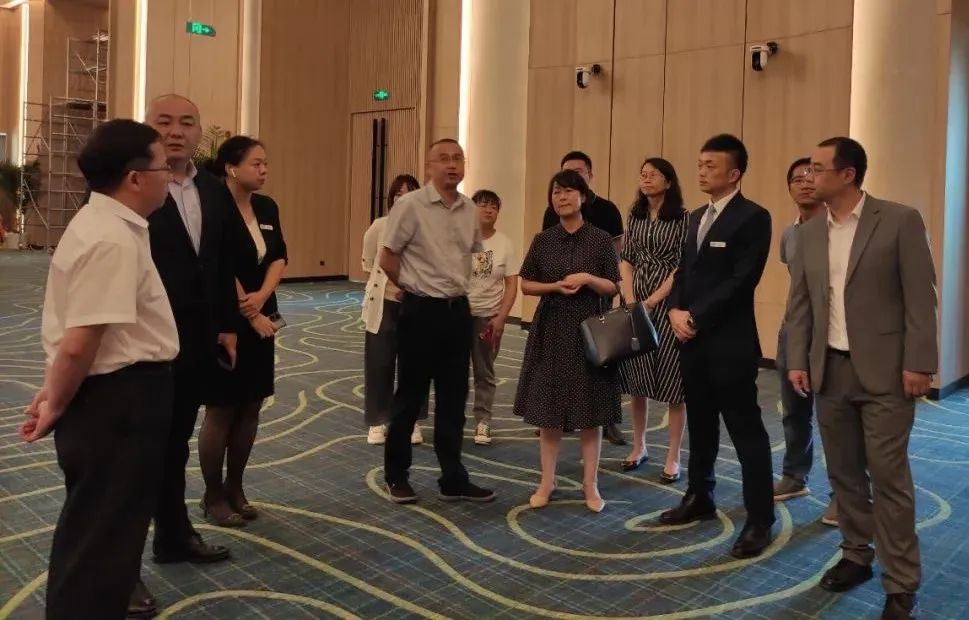 省政府副秘书长郭伟谊调研省旅游集散中心(青岩)项目