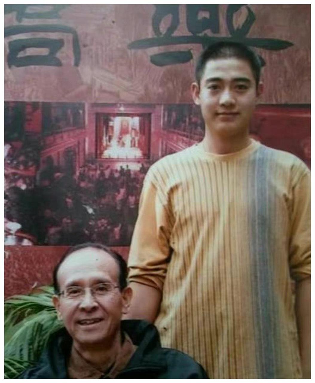 德云社三哥孔云龙年轻时真漂亮,浓眉大眼,五官分明,怪不得能做门童.