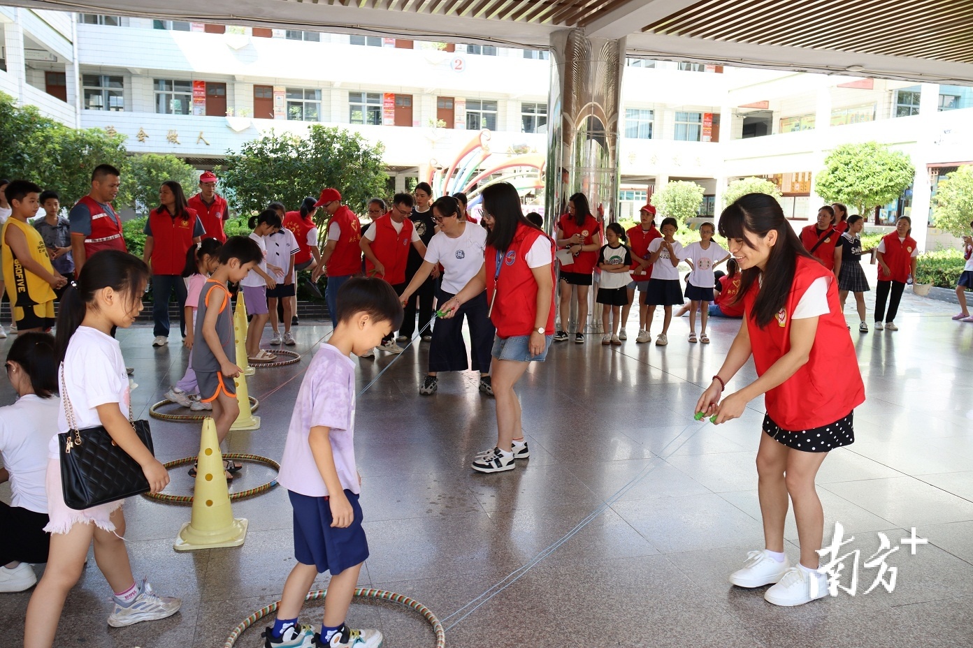 新兴县实验小学图片