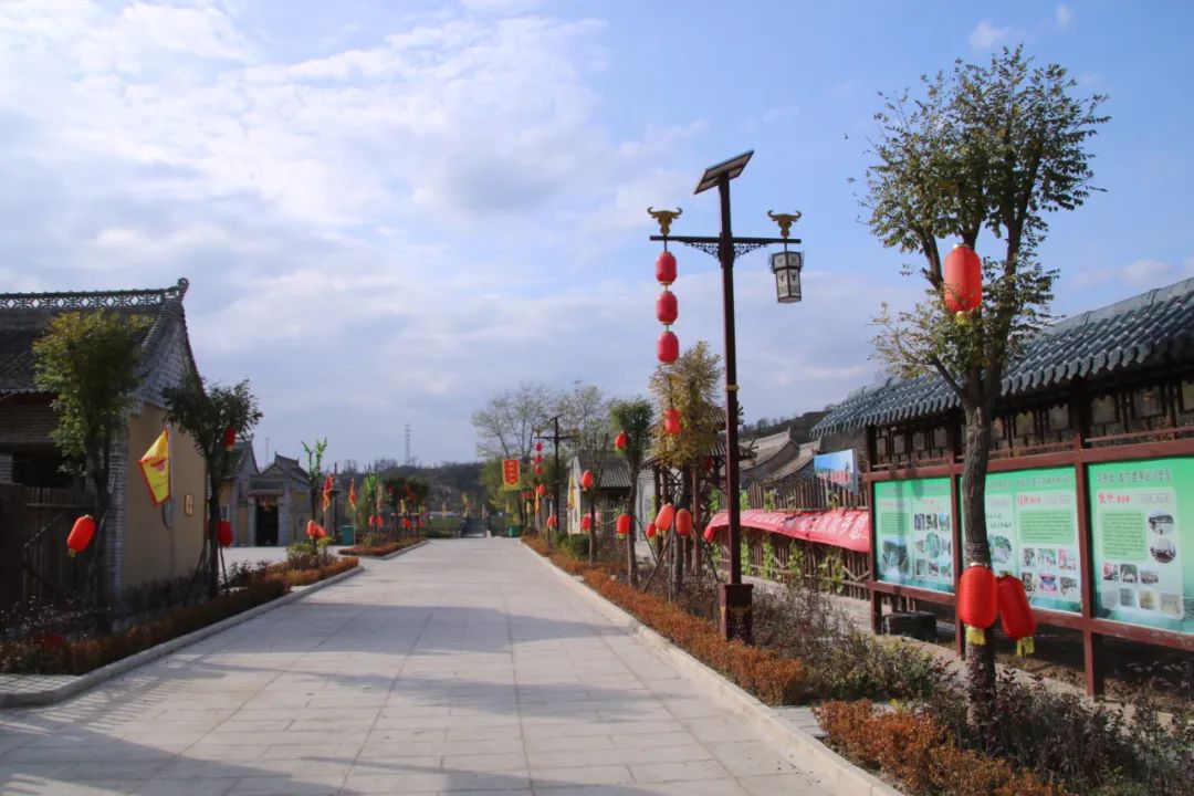 泾川县泾明乡白家村荣获2022中国最美村镇治理有效成就奖