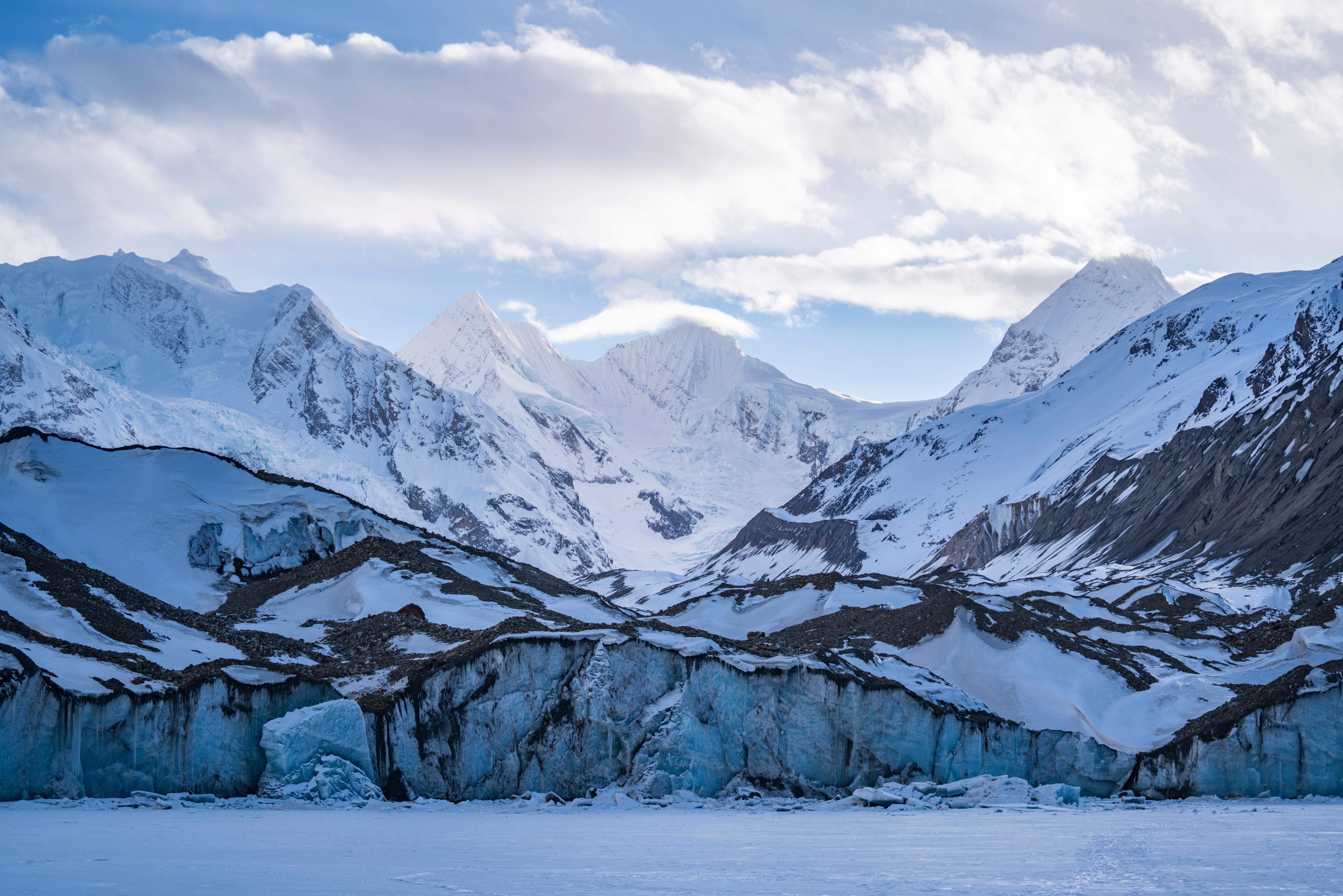 西藏边坝:冰川脚下 美景如画
