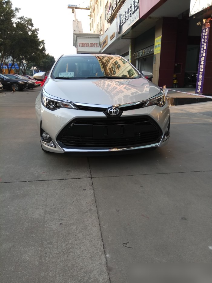 雷凌豪华版纠结珍珠白还是银色?