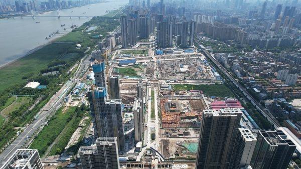 "海绵"人行道不积水,汉口滨江国际商务区又通了3条路