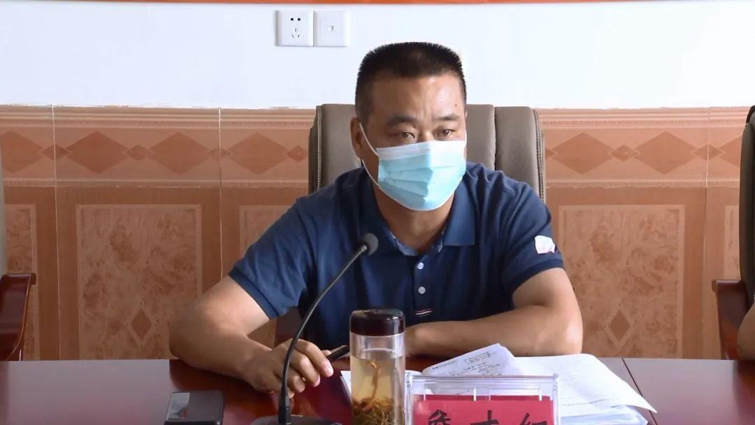 詹才红主持召开江堤防汛工作会商会