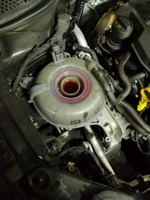 迈腾冷却液在哪个位置